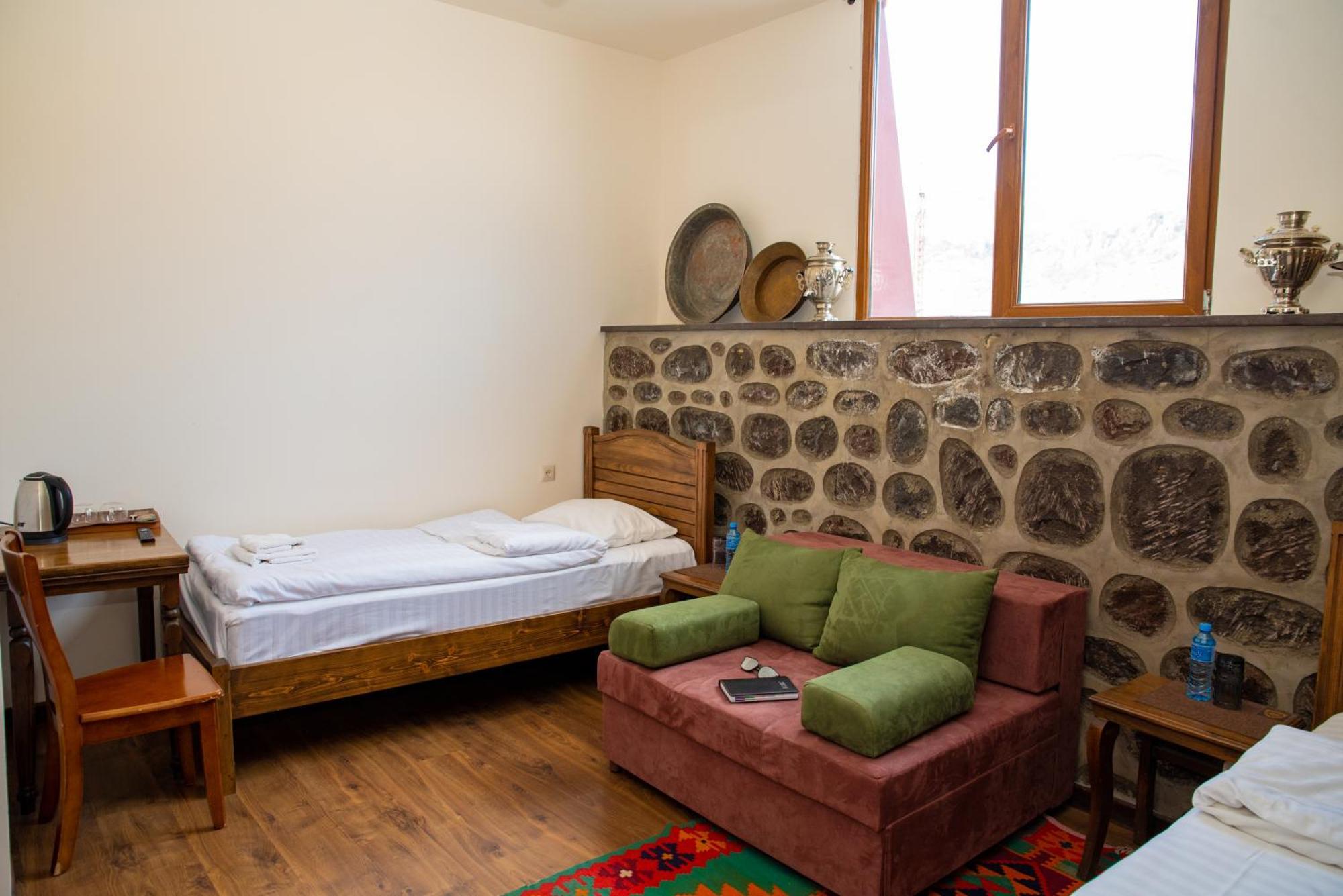 Khoreayi Dzor Goris Exteriör bild